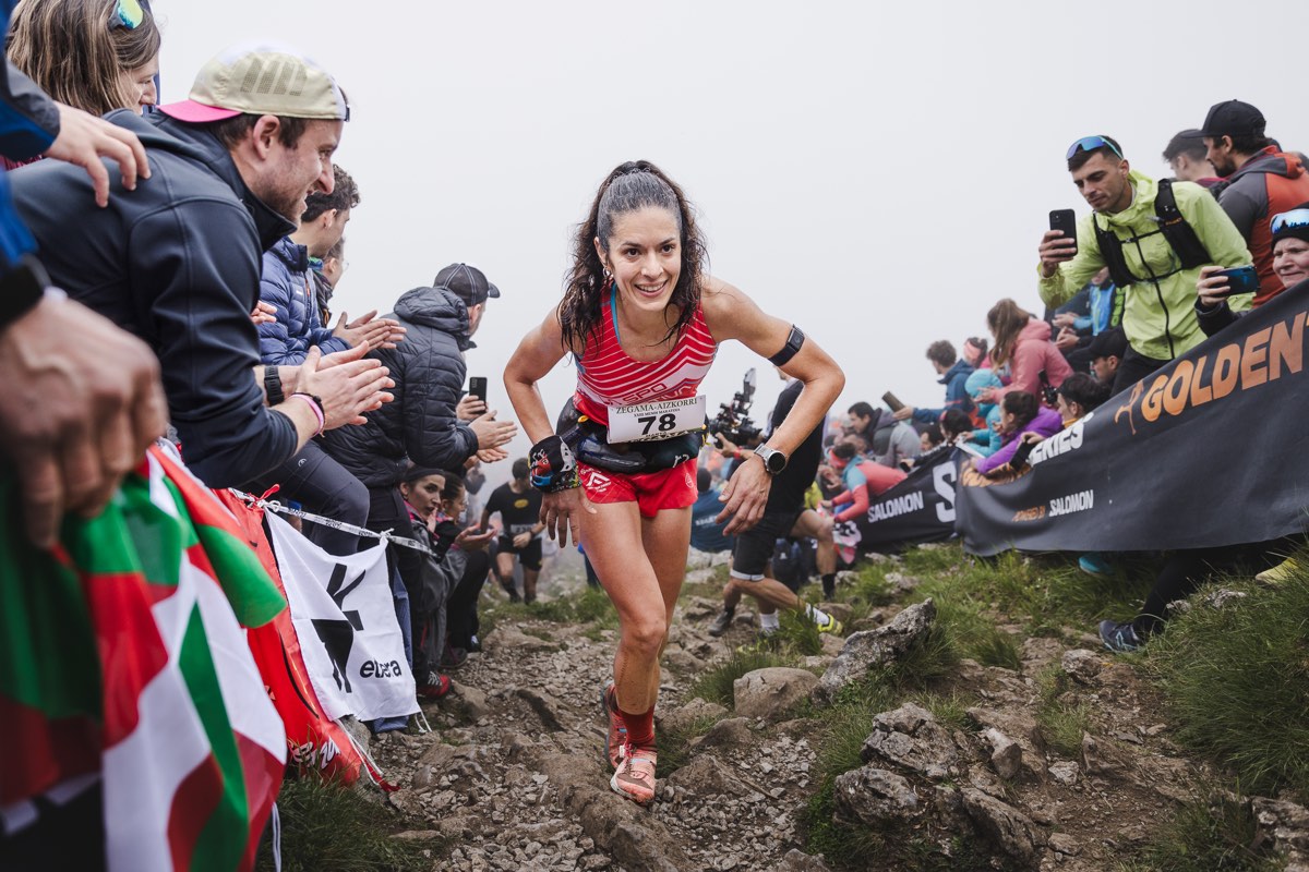 Marta Martinez 2024 Zegama Marathon second place Sancti Spiritu with fans