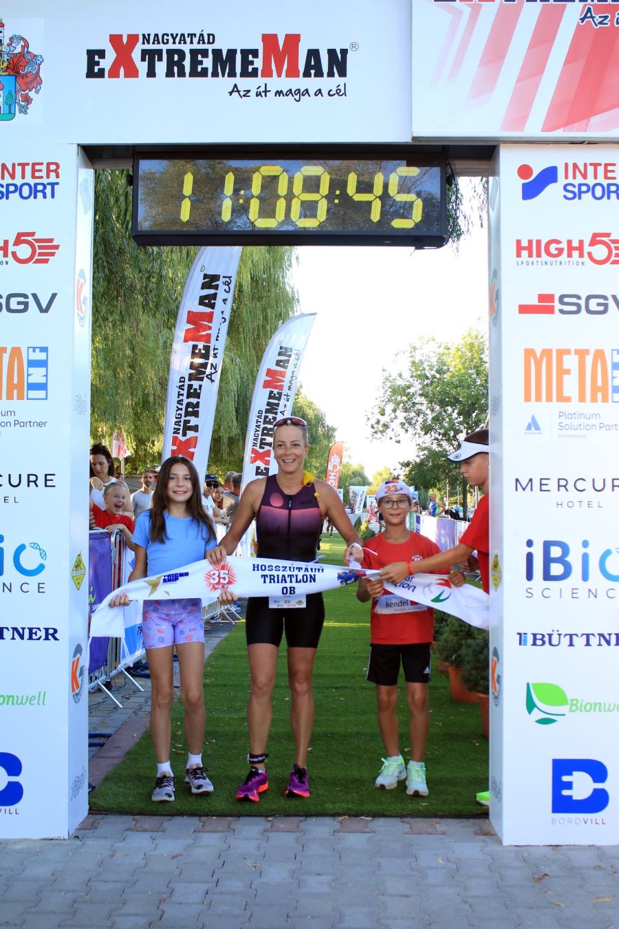 EXTREMEMAN ironman triathlon 2024 woman finish terepsport