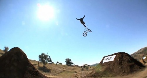végzetes, fejesugrás, BMX, sztár, Dane Searls