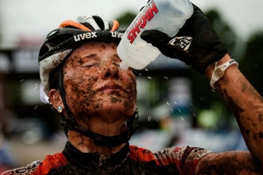 Benk&oacute; Barbara 21., Jolanda Neff nyert Nove Mestoban a montis vil&aacute;gkupa XCO futam&aacute;n