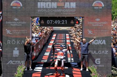 Kristian Blummenfelt egy &eacute;ven bel&uuml;l Ironman vil&aacute;gbajnok &eacute;s olimpiai arany&eacute;rmes - Daniela Ryf 5. Ironman vil&aacute;gbajnoki c&iacute;me (+vide&oacute;)
