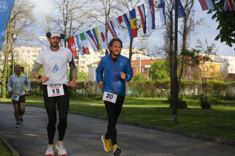 Rakonczay G&aacute;bor vezeti a Sri Chinmoy 10 napos ultramaratont