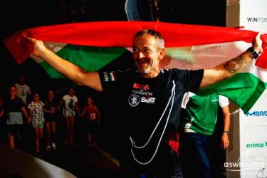 Szőnyi Feri a 10x Ironman c&eacute;lj&aacute;ban