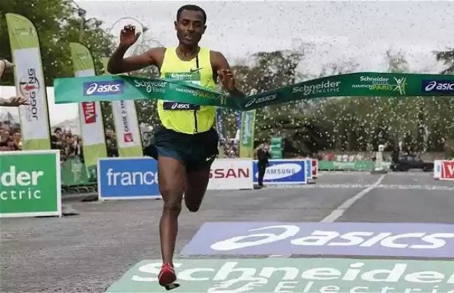 Kenenisa Bekele 2:05:03 pályacsúccsal nyerte a Párizs Maratont