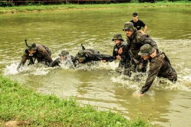 Elite Challenge teljes&iacute;tők - dr. V&aacute;rnai Gergely