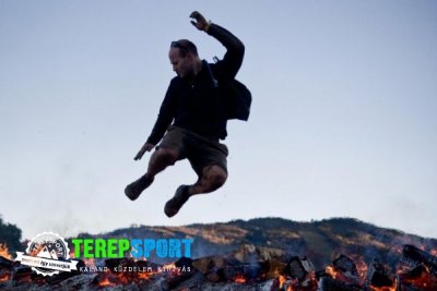 A hős archet&iacute;pus, a versenyzői hozz&aacute;&aacute;ll&aacute;s