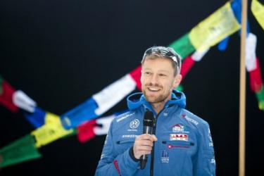 Sz&aacute;raz D&eacute;nes az Mount Everestre k&eacute;sz&uuml;l Klein D&aacute;viddal