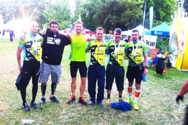 X2S Salomon TEAM a c&eacute;lban - Sz&aacute;raz D&eacute;nes hajr&aacute;zott