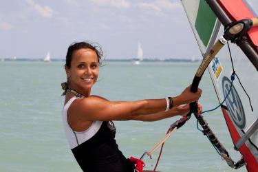 Outdoor &eacute;denkertet var&aacute;zsol Detre Diana olimpikon a Balaton partj&aacute;ra