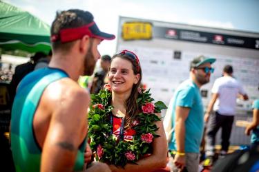 Po&oacute;r Brigitta egy buk&aacute;s ellen&eacute;re is ez&uuml;st&eacute;rmet szerzett a szezonz&aacute;r&oacute; tereptriatlon Vil&aacute;gkup&aacute;n (+vide&oacute;)