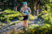 Heather Jackson hatalmas Ironman lelk&uuml;letű terepfut&aacute;sa a Cocodona 250 pokl&aacute;ban