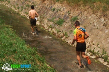 Sikeresen z&aacute;rult a Running Warriors akad&aacute;lyfut&aacute;s első magyar versenye