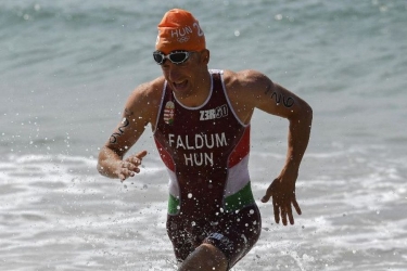 Faldum G&aacute;bor, kiv&aacute;l&oacute; &uacute;sz&oacute;