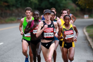 Deena Kastor f&eacute;lmaraton rekord (1:07:34)