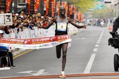 Abraham Kiprotich winning Daegu marathon, April 14, 2013.