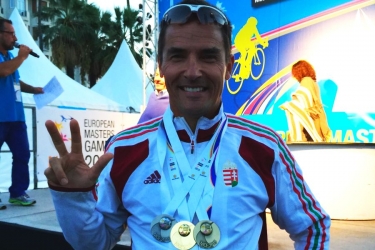 Gajdos Tam&aacute;s magyar sz&iacute;nekben az EB-n