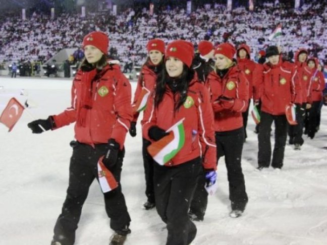 El&ouml;l Berecz Anna &eacute;s Heidum Bernadett - T&eacute;li Universiade nyit&oacute;&uuml;nneps&eacute;g (2011)