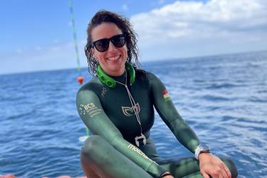 T&ouml;rőcsik Zs&oacute;fia 105 m&eacute;teres vil&aacute;gcs&uacute;csa rekord&eacute;rt&eacute;kű szabadt&uuml;dős mer&uuml;l&eacute;s