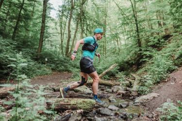 Belus Tam&aacute;s terepfut&oacute;val hegyen-v&ouml;lgy&ouml;n &eacute;s &aacute;rkon-bokron &aacute;t az ultra t&aacute;vokig