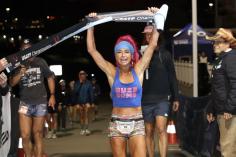 Ashley Paulson 100 m&eacute;rf&ouml;ldes ultrafut&oacute; vil&aacute;gcs&uacute;csa 44 &eacute;vesen 4:34-es temp&oacute;ban