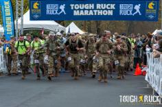 Boston maraton m&aacute;sk&eacute;ppen - TOUGH RUCK 42 km h&aacute;tizs&aacute;kol&aacute;s
