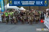 Boston maraton m&aacute;sk&eacute;ppen - TOUGH RUCK 42 km h&aacute;tizs&aacute;kol&aacute;s