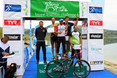 Mester &eacute;s V&aacute;raljai a dobog&oacute;n